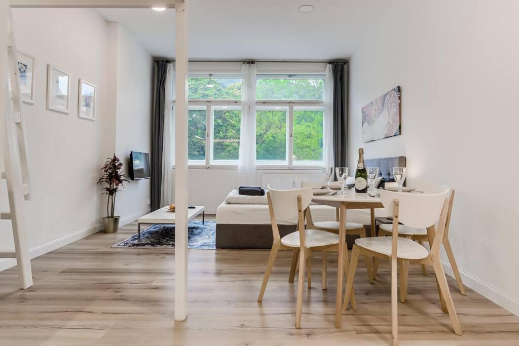 Mala Strana - Historical Center Apartament *